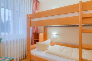 2 Schlafzimmer, Zimmersafe, Reisekinderbett, WLAN