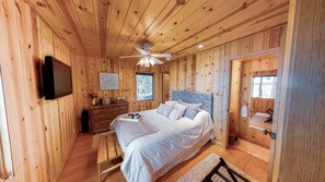 5 bedrooms, iron/ironing board, travel cot, free WiFi - Cabin on Peninsula | Waterfront + Sunset View (Jacksonport)