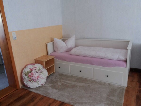 Unclassified image, 1 of 19, button - Holiday house an den Linden 30 - holiday house, An den Linden 30 (Torgau)