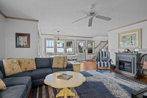 TV - Whispering Oaks- Sound Front, Pet Friendly (Harkers Island)