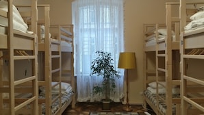 共同ドミトリー 男女共用ドミトリー (Bed in 14-bed Room) | アイロン / アイロン台、ベッドシーツ