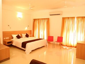 Deluxe Room | Soundproofing, iron/ironing board, rollaway beds, free WiFi - Pebbles (Chennai)