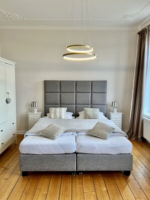 1 bedroom, iron/ironing board, Internet, bed sheets