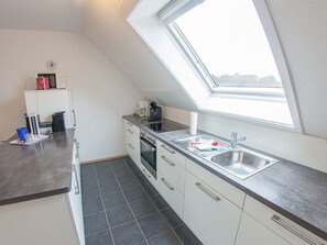 Réfrigérateur, micro-ondes, four, lave-vaisselle