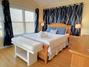 5 bedrooms, desk, iron/ironing board, WiFi