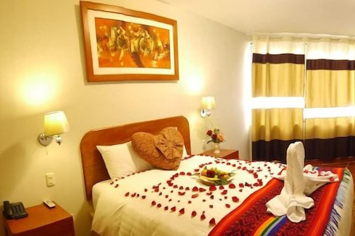 In-room safe, WiFi (free), individually decorated