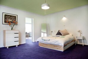 3 bedrooms, desk, iron/ironing board, travel cot