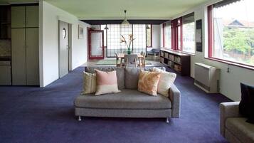 Smart TV, video games, books