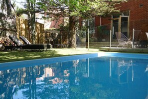 Pool - Stylish, Central, 3-Bedroom, 2-Bath Apartment in St Kilda with pool & trampoline (St Kilda)
