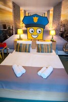 Quarto casal, sacada | Escrivaninha, cortinas blackout, Wi-Fi de cortesia, roupa de cama