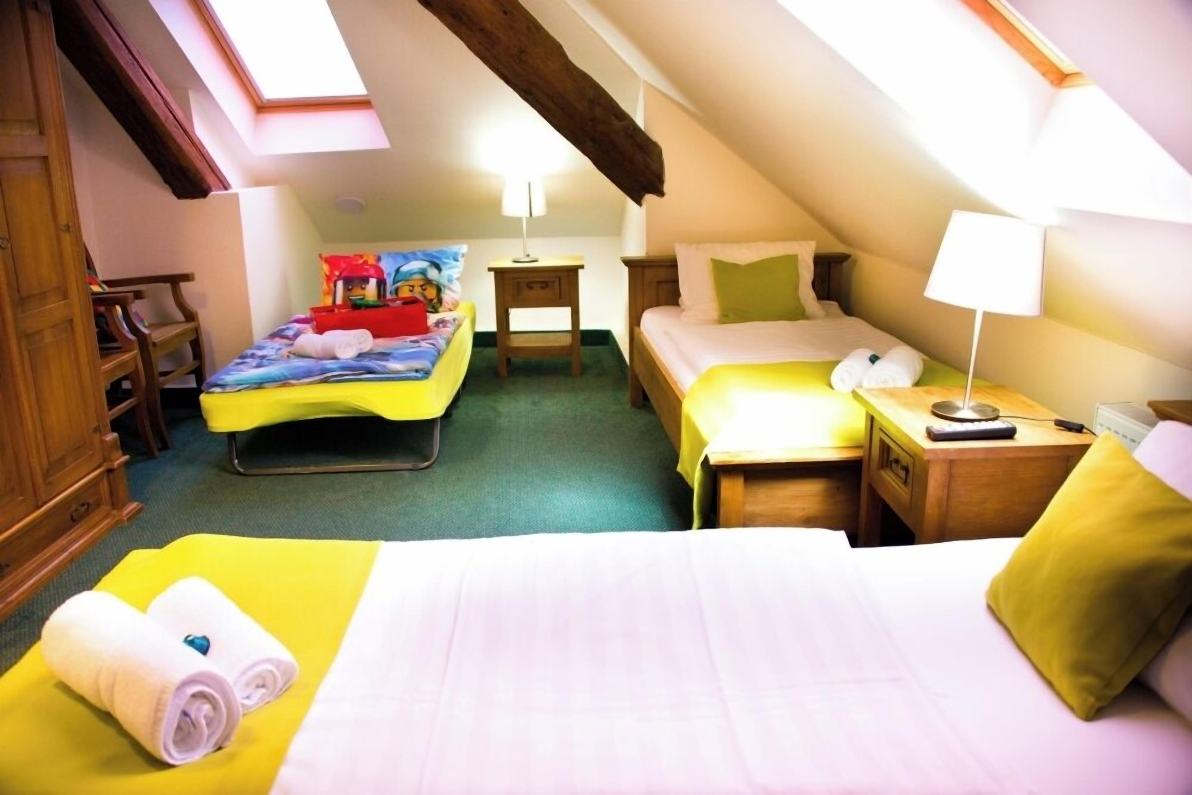 Quarto duplo standard | Escrivaninha, cortinas blackout, Wi-Fi de cortesia, roupa de cama