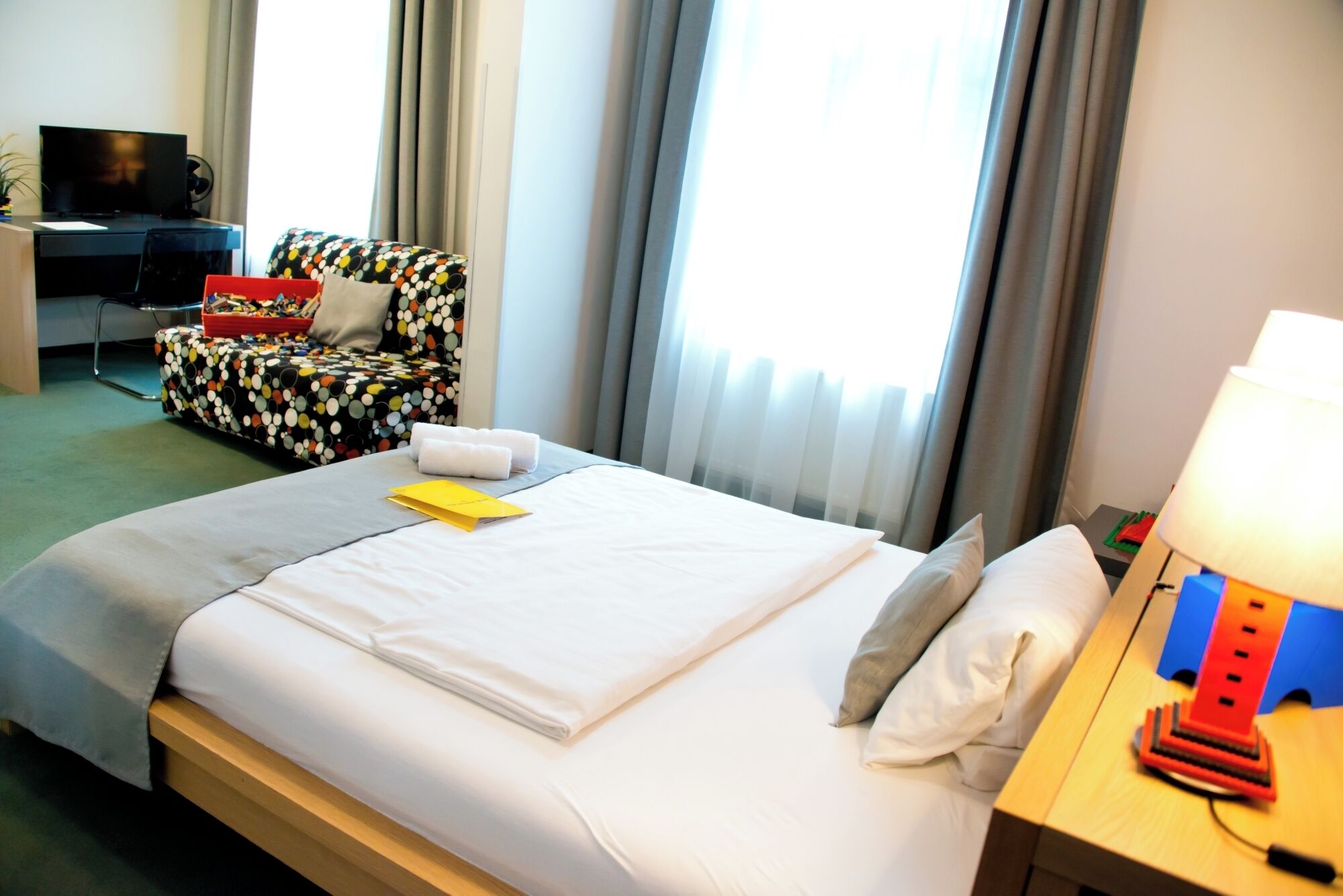 Family Double Room | Desk, blackout drapes, free WiFi, bed sheets