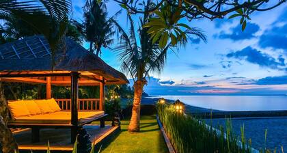 Villa Branie - Villa privée front de mer dans le nord de Bali