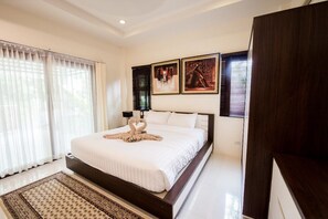 2 bedrooms, in-room safe, desk, iron/ironing board - Villa with spacious garden,  modern kitchen, fine interior, barbecue grill (Krabi)