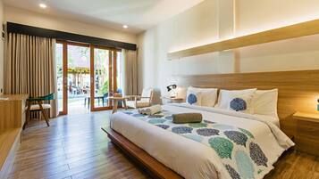 Dobbeltrom – deluxe, hageutsikt | Minibar (inkludert), safe på rommet og individuelt dekorert