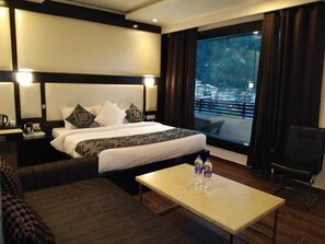 Executive Room | Free WiFi, bed sheets - Lavish Inn (Dharamshala)