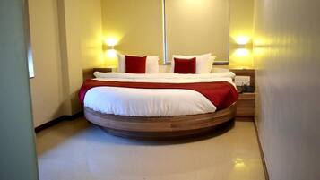 1 bedroom, in-room safe, free WiFi, bed sheets