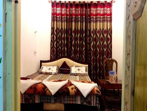 Desk, free WiFi - Hotel fabulous kashmir (Srinagar)