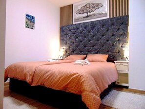 2 bedrooms, desk, iron/ironing board, free WiFi - Apartment Rustica Zadar with exclusive use of pool & yard (Zadar)