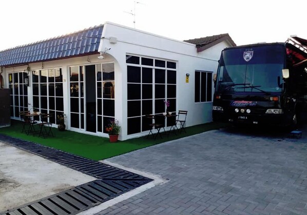 Exterior - RV @ U Garden Stay Skudai (Skudai)