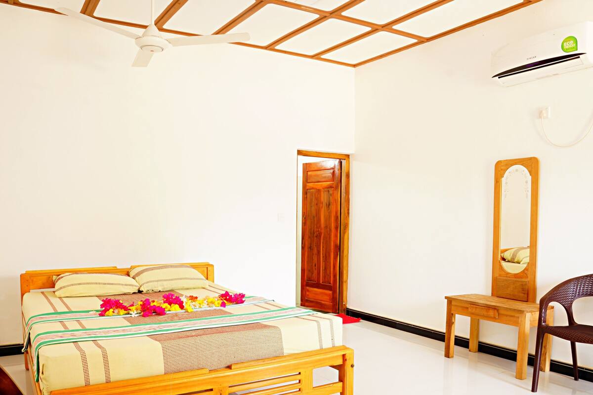 Soundproofing, cots/infant beds, free WiFi