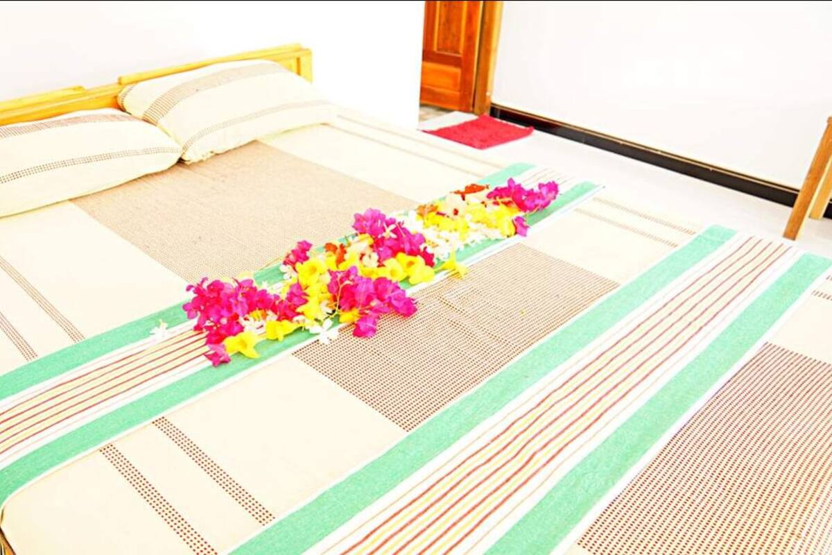 Soundproofing, cots/infant beds, free WiFi