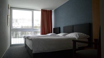 Comfort Double Room, Lake View | Desk, blackout drapes, soundproofing, iron/ironing board