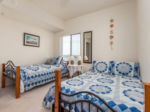 3 dormitorios, tabla de planchar con plancha, Internet