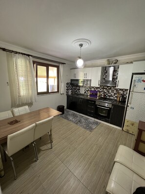 Ferienhaus, Talblick | Eigene Küche | Großer Kühlschrank, Herdplatte, Wasserkocher mit Kaffee-/Teezubehör