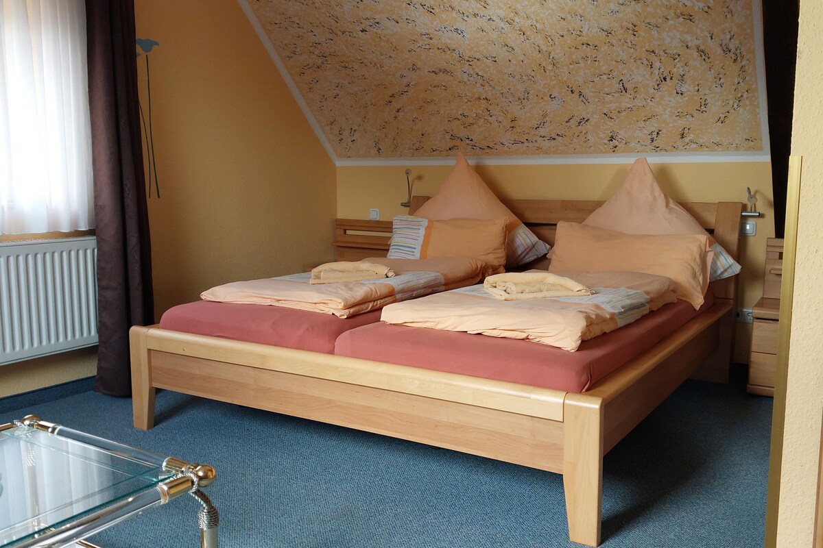 Deluxe Double Room | Hypo-allergenic bedding available, memory foam beds, desk