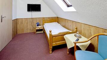 Comfort Single Room, 1 Large Twin Bed | Desk, free WiFi, bed sheets