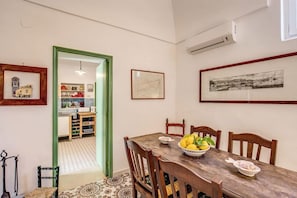 Free daily self-serve breakfast - Villa I Magi (Anacapri)
