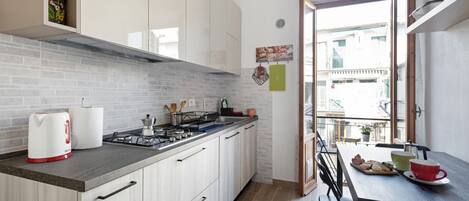 Microwave, oven, stovetop, dishwasher