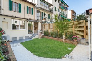 Exterior - Gavinana is a residential neighborhood, quiet, lively and with all the necessary shops and services.The area is south Florence, very convenient because it is close to the highway entrance (10 minutes away by car) and at the same time not far from the cen (Firenze)