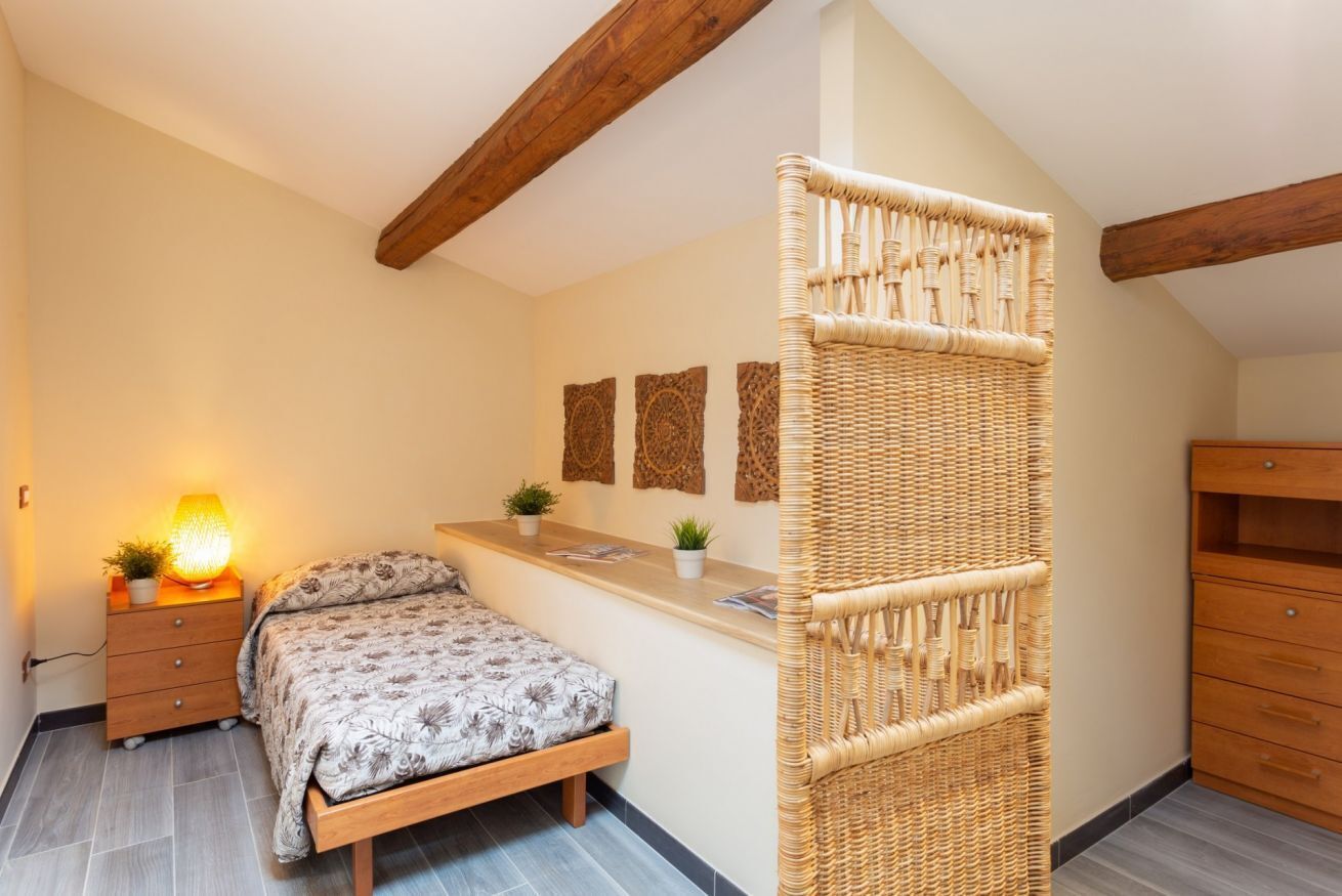 1 slaapkamer, een strijkplank/strijkijzer, wifi, beddengoed