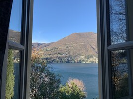 Vista al lago