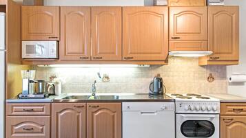 Réfrigérateur, micro-ondes, lave-vaisselle