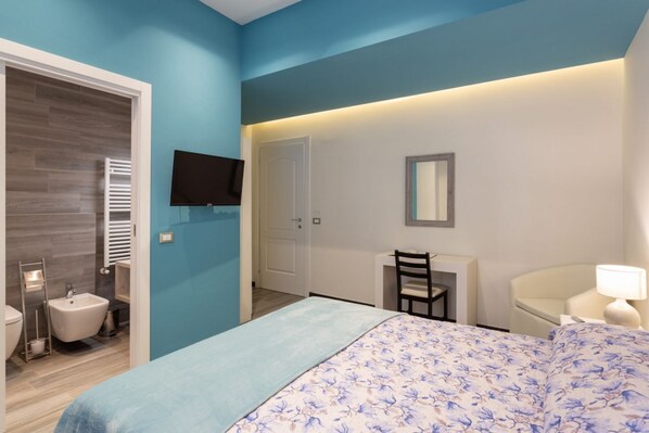 1 bedroom, desk, iron/ironing board, WiFi
