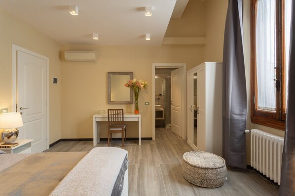 1 chambre, fer et planche à repasser, Wi-Fi, literie fournie