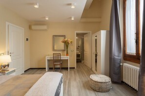 1 chambre, fer et planche Ă repasser, Wi-Fi, draps fournis