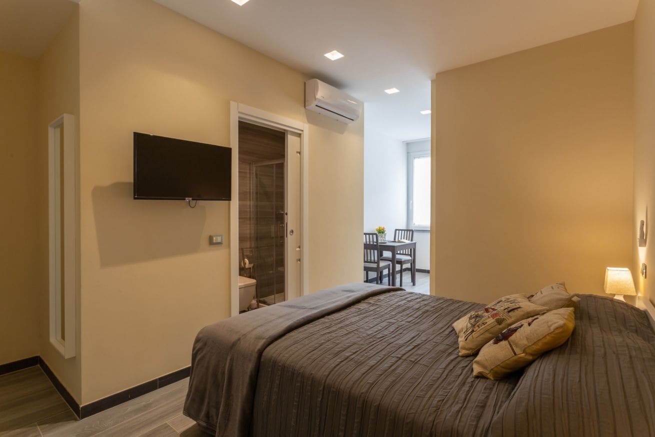 1 habitación, tabla de planchar con plancha, wifi y ropa de cama 