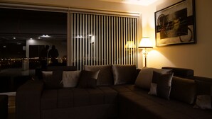 Unclassified image, 5 of 30, button - Crystal Lodge (Lahore)