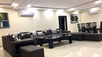 Presidential Penthouse, Multiple Beds, City View | Living area