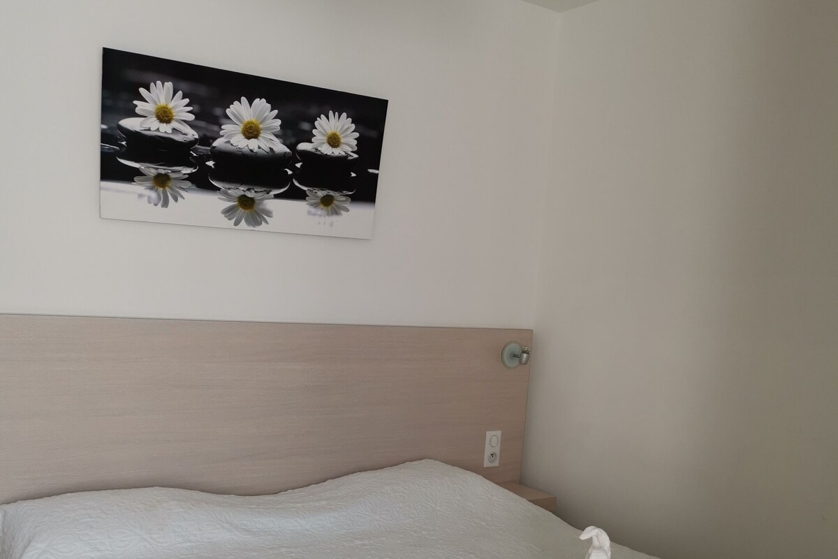 ห้องแฟมิลี่สำหรับสี่ท่าน (standard, 4 pers.) | ห้องพักตกแต่งอย่างมีเอกลักษณ ์, ตกแต่งพิเศษโดยเฉพาะ, ผ้าม่านกันแสง