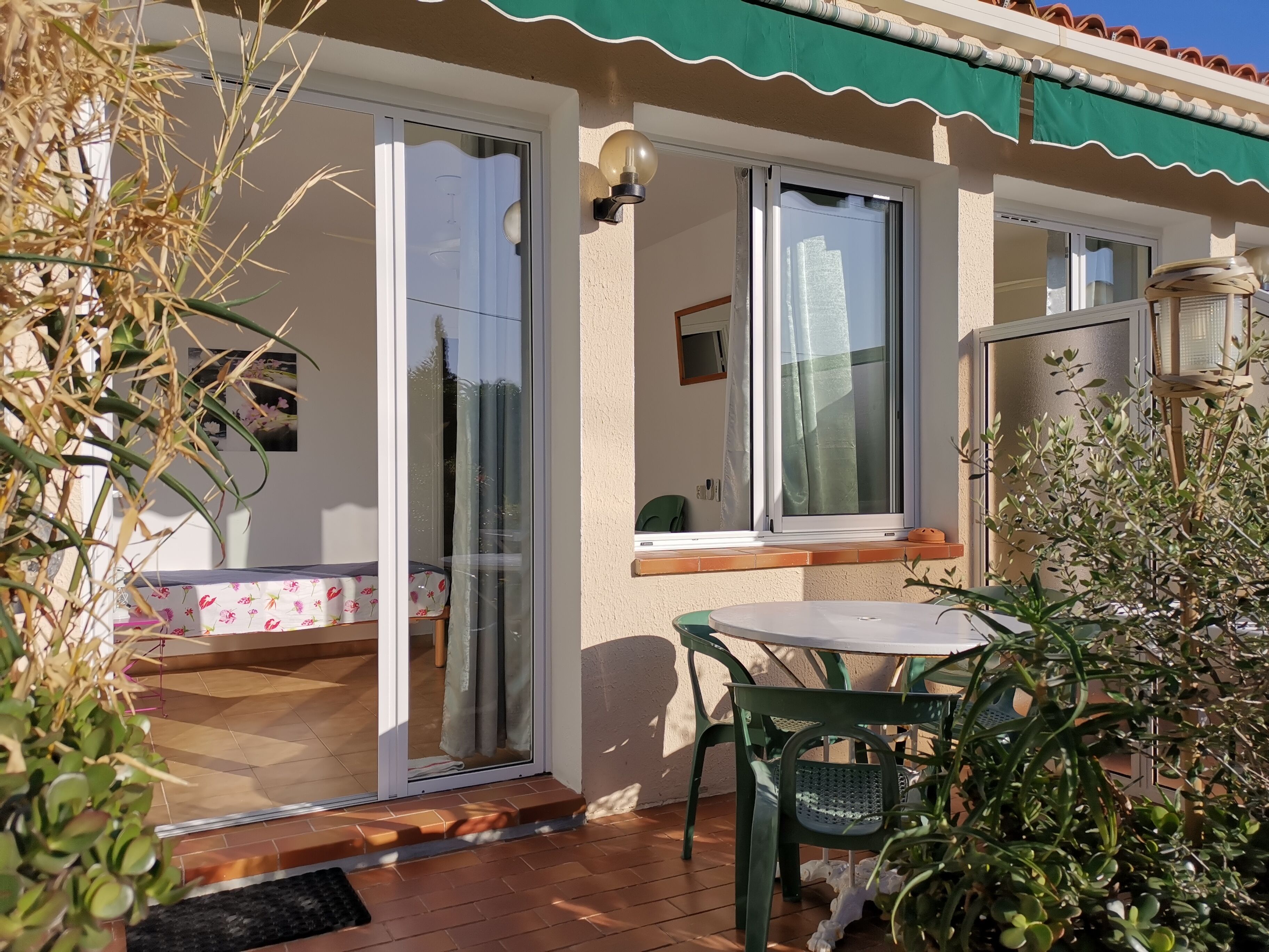 family room (standard, 5 pers.) | individually decorated, individually furnished, blackout curtains