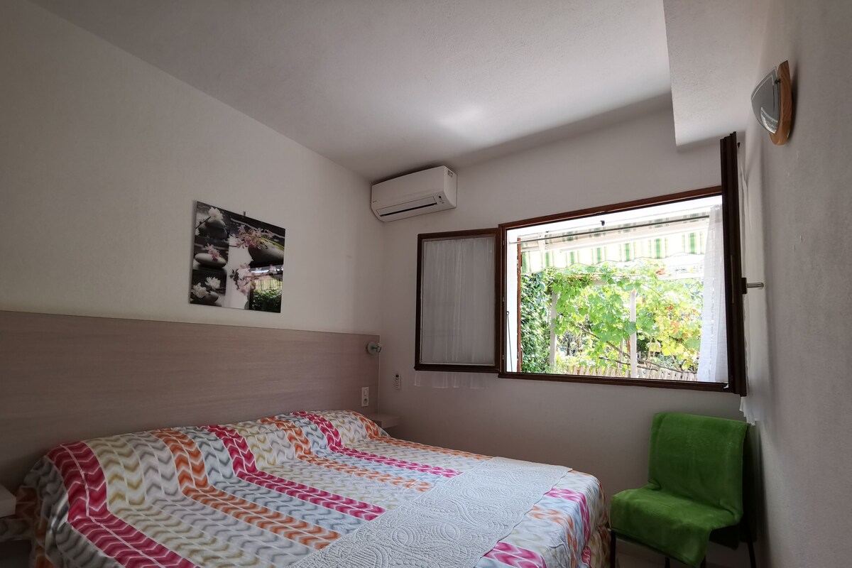 อพาร์ทเมนท์ (B - 4 pers.) | ห้องพักตกแต่งอย่างมีเอกลักษณ์, ตกแต่งพิเศษโดยเฉพาะ, ผ้าม่านกันแสง
