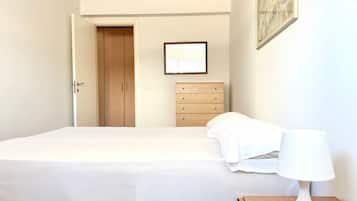 3 bedrooms, bed sheets