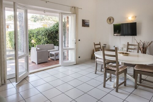 N169 - Numana, new four-room villa with garden