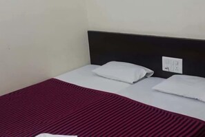 Két bảo mật tại phòng, giường gấp/giường phụ (phụ phí) 