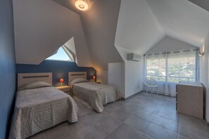 4 bedrooms, WiFi, bed sheets